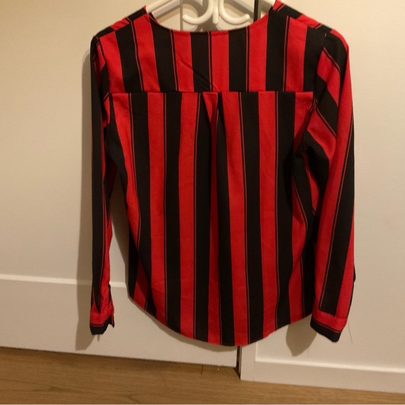 Red and black v neck blouse - Picture 3 of 4